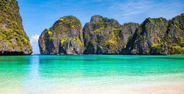 Maya Körfezi sahilden, Koh Phi Phi, Krabi, Tayland. Yüksek kalite fotoğraf