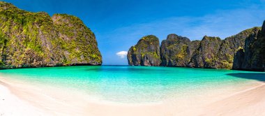 Maya Körfezi sahilden, Koh Phi Phi, Krabi, Tayland. Yüksek kalite fotoğraf