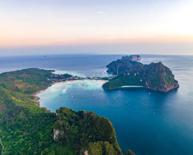 Koh Phi Phi 'deki Ton Sai Sahili, Krabi Tayland, Güney Doğu Asya