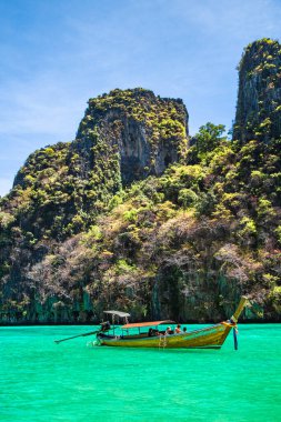 Phi Phi Leh Gölü 'nde Koh Phi Phi Leh Adası, Krabi, Tayland. Yüksek kalite fotoğraf