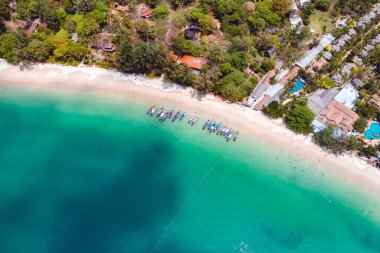 Tayland, Krabi 'deki Railay ve Phra nang Mağara Sahili' nin havadan görüntüsü.