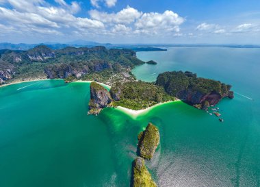 Tayland, Krabi 'deki Railay ve Phra nang Mağara Sahili' nin havadan görüntüsü.