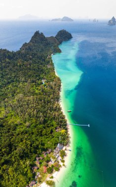Trang, Tayland, Güney Asya 'daki Koh Kradan adasının havadan görüntüsü