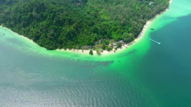 Trang, Tayland, Güney Asya 'daki Koh Kradan adasının havadan görüntüsü