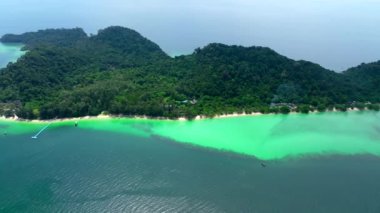 Trang, Tayland, Güney Asya 'daki Koh Kradan adasının havadan görüntüsü