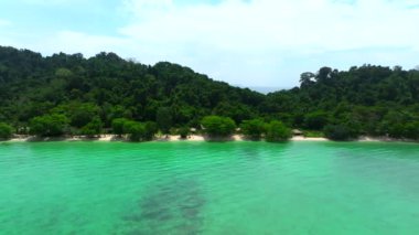 Trang, Tayland, Güney Asya 'daki Koh Kradan adasının havadan görüntüsü