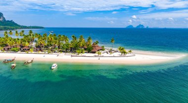 Koh Mook ya da Koh Muk adasının Trang, Tayland, Güney Doğu Asya 'daki havadan görünüşü