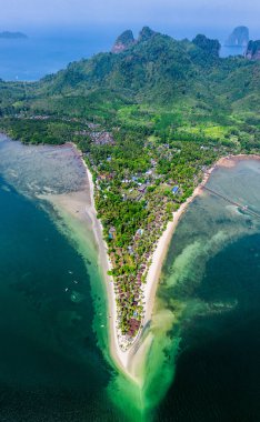 Koh Mook ya da Koh Muk adasının Trang, Tayland, Güney Doğu Asya 'daki havadan görünüşü