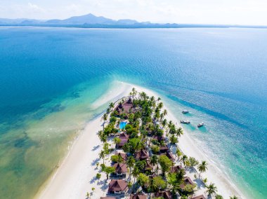 Koh Mook ya da Koh Muk adasının Trang, Tayland, Güney Doğu Asya 'daki havadan görünüşü