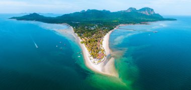 Koh Mook ya da Koh Muk adasının Trang, Tayland, Güney Doğu Asya 'daki havadan görünüşü