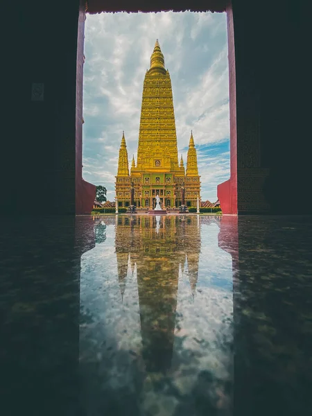 Wat Mahathat Wichir Kol Krabi Thailand South East Asia — стоковое фото