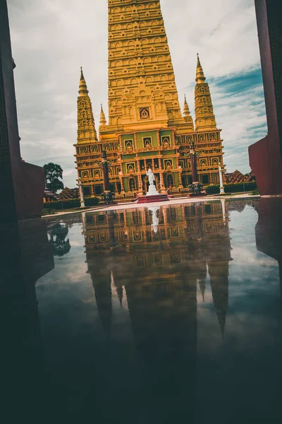 Wat Mahathat Wichiramongkol Krabi Thailand South East Asia — стокове фото