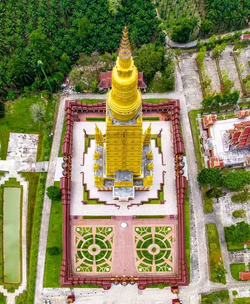 Αεροφωτογραφία Του Wat Mahathat Wichiramongkol Στο Krabi Της Ταϊλάνδης Νοτιοανατολική — Φωτογραφία Αρχείου