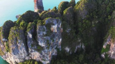 Tayland, Krabi 'deki Ao Nang Sahili' nin havadan görüntüsü.