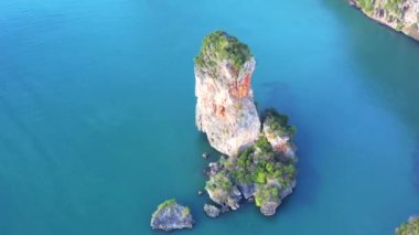 Tayland, Krabi 'deki Ao Nang Sahili' nin havadan görüntüsü.