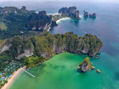 Phra nang Mağarası 'nın havadan görünüşü ya da Tayland, Krabi' deki Prenses Mağara Sahili. Yüksek kalite fotoğraf