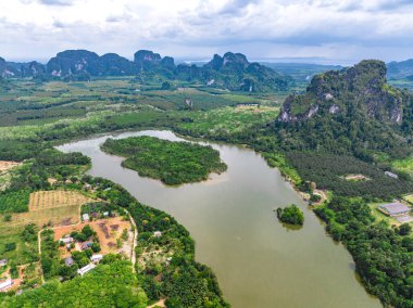 Tayland, Krabi 'deki Nong Thale Gölü' nün havadan görünüşü, Güney Doğu Asya