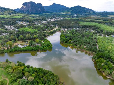 Tayland, Krabi 'deki Nong Thale Gölü' nün havadan görünüşü, Güney Doğu Asya