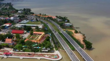 Wat Laem Pho tapınağı Songkhla, Tayland, Güney Doğu Asya 'da uzanan altın Buda