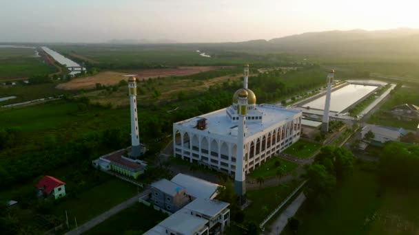 タイのソンクラーにある中央モスクの空中ビュー 東南アジア — ストック動画