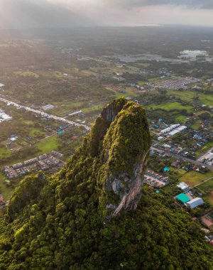 Khao Ok Thalu Khuha Sawan dağı Phattalung, Tayland, Güney Doğu Asya