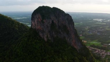 Khao Ok Thalu Khuha Sawan dağı Phattalung, Tayland, Güney Doğu Asya