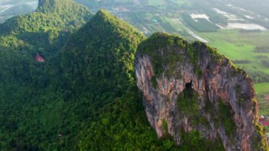 Khao Ok Thalu Khuha Sawan dağı Phattalung, Tayland, Güney Doğu Asya