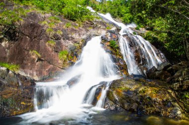 Şelale Namtok Tone Nga Chang in Hat Yai, Songkhla, Tayland. Yüksek kalite fotoğraf