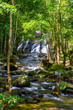 Namtok Wang Sai Tanga Şelalesi Satun Tayland 'da. Yüksek kalite fotoğraf