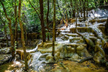 Namtok Wang Sai Tanga Şelalesi Satun Tayland 'da. Yüksek kalite fotoğraf