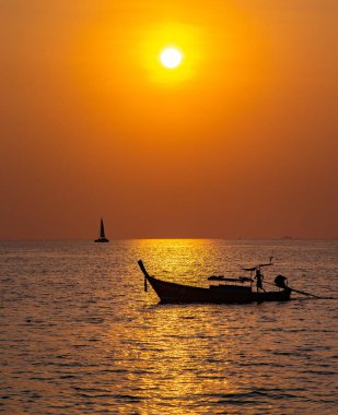 Koh Lipe, Tayland 'da günbatımı plajı, Güney Doğu Asya