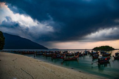Koh Lipe, Satun, Tayland 'da gündoğumu plajı, Güneydoğu Asya