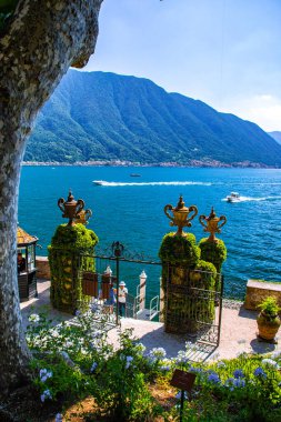 Lenno, Lombardy, İtalya 'daki Como Gölü' ne bakan Villa del Balbianello manzarası. Yüksek kalite fotoğraf