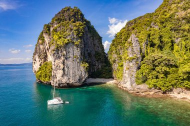 Koh Kai Tavuk Adası ve Ko Khom Krabi, Tayland, Güneydoğu Asya 'da.