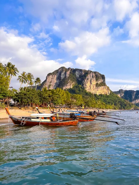 Long Tail Boote Bei Sonnenuntergang Strand Von Railay Krabi Thailand — Stockfoto