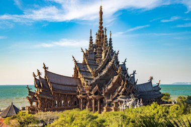 Pattaya, Tayland 'daki Doğruluk Tapınağı' nın içindeki tahta oyma heykeller. Yüksek kalite fotoğraf