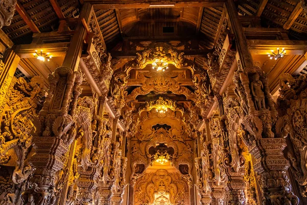 Dřevěné Řezbářské Sochy Uvnitř Chrámu Svatyně Pravdy Pattaji Thajsku Kvalitní — Stock fotografie