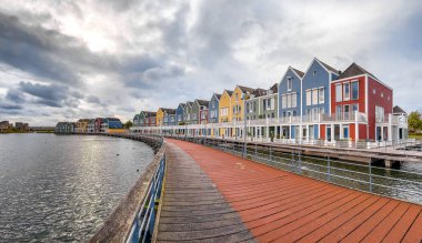 Scheveningen Strand, Hollanda, Lahey 'deki Pier plajı ve gezinti güvertesi. Yüksek kalite fotoğraf