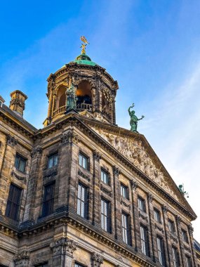 Hollanda tramvayı olan Amsterdam şehir merkezi. Yüksek kalite fotoğraf