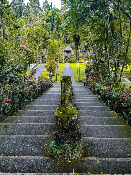 Храм Пура Гунунг Кави Себату Джанья Убуде Бали Индонезия Высокое — стоковое фото