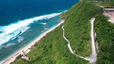 Endonezya, Bali 'nin en güney sahilindeki Nyang Nyang Sahili' nin havadan görünüşü.