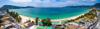 Phuket, Tayland 'daki Patong plajının havadan görüntüsü. Yüksek kalite fotoğraf