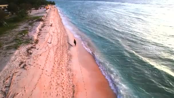 Lovaglás Naplemente Alatt Gili Trawangan Strand Lombok Indonézia Délkelet Ázsia — Stock videók