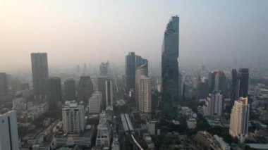 Bangkok, Tayland, Güney Asya 'daki Chong Nonsi iş ve finans bölgesinin havadan görüşü