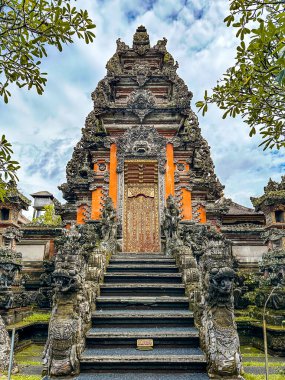 Pura Taman Kemuda Saraswati - Endonezya, Bali 'deki Ubud Su Sarayı. Yüksek kalite fotoğraf