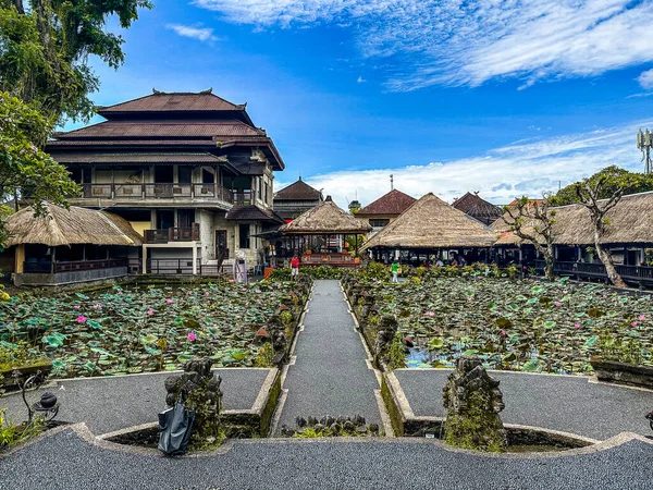 Pura Taman Kemuda Saraswati Ubud Water Palace Bali Indonesia Foto —  Fotos de Stock