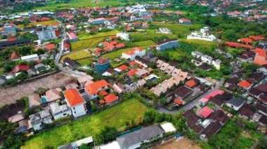 Canggu, Bali, Endonezya, Güney Doğu Asya 'daki pirinç teraslarının havadan görünüşü