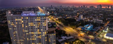 Pattaya Naklua 'daki Sukhumvit Yolu' nun havadan görünüşü Bang Lamung Bölgesi, Chon Buri, Tayland. Yüksek kalite fotoğraf