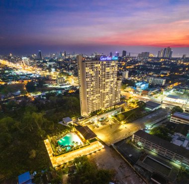 Pattaya Naklua 'daki Sukhumvit Yolu' nun havadan görünüşü Bang Lamung Bölgesi, Chon Buri, Tayland. Yüksek kalite fotoğraf