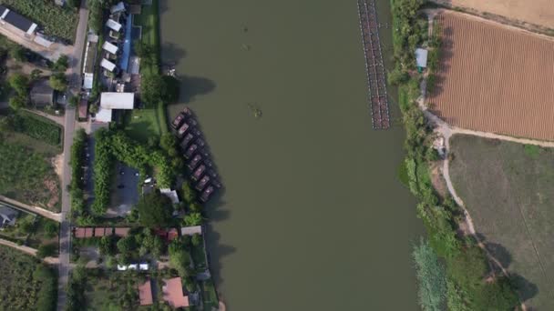 Luchtfoto Van Rivier Kwai Drijvende Huizen Provincie Kanchanaburi Thailand Zuidoost — Stockvideo